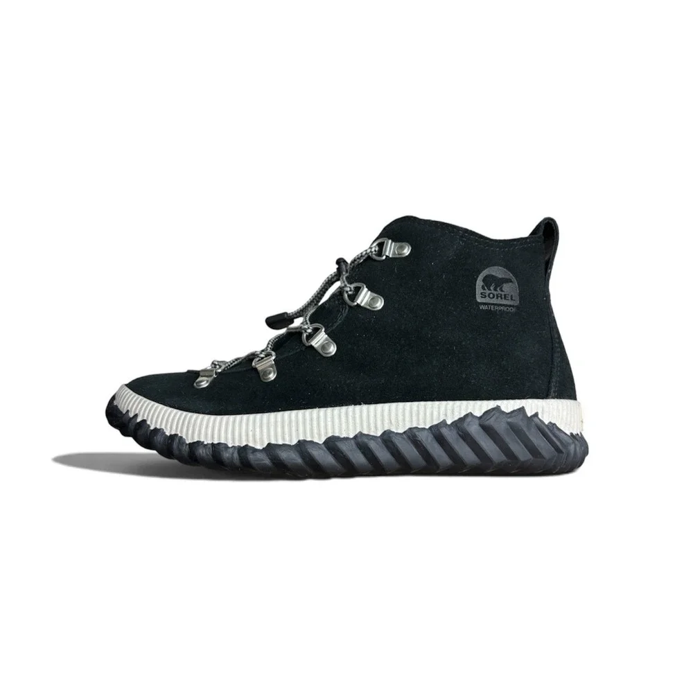 Sorel Youth Out N About Conquest Black Waterproof Boots. Size US 6 Women's 7.5